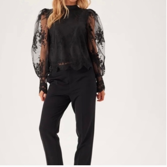 BNWT YAS Black Lace Blouse Size Large - Picture 4 of 12